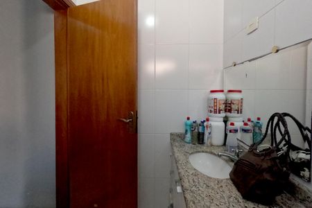 Casa para alugar com 290m², 4 quartos e 3 vagasBanheiro de Serviço - 1º Piso