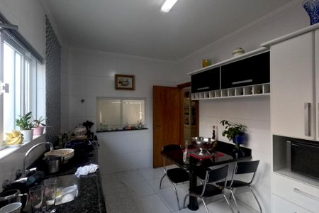 Casa para alugar com 290m², 4 quartos e 3 vagasCozinha - 1º Piso