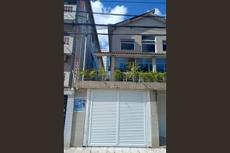 Casa para alugar com 290m², 4 quartos e 3 vagas Casa para alugar com 290m², 4 quartos e 3 vagasFachada