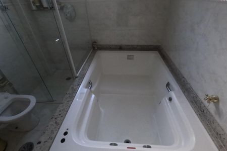 Casa para alugar com 290m², 4 quartos e 3 vagasBanheiro da Suíte 3 - 1º Piso