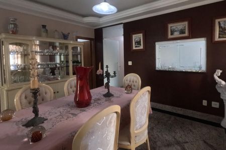 Casa para alugar com 290m², 4 quartos e 3 vagasSala de estar e jantar - 1º Piso