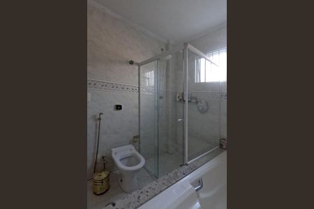 Casa para alugar com 290m², 4 quartos e 3 vagasBanheiro da Suíte 3 - 1º Piso