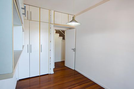 Casa de condomínio à venda com 350m², 3 quartos e 2 vagasQuarto 2