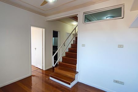 Casa de condomínio à venda com 350m², 3 quartos e 2 vagasCorredor