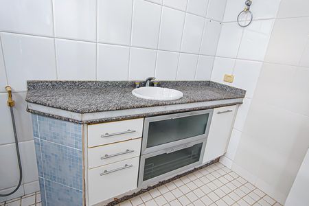 Casa de condomínio à venda com 350m², 3 quartos e 2 vagasBanheiro da Suíte