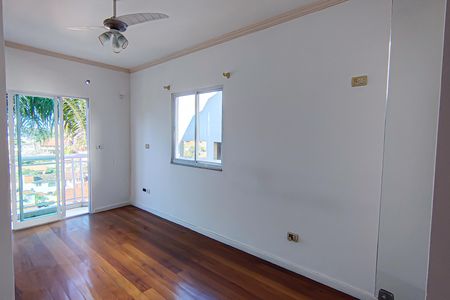 Casa de condomínio à venda com 350m², 3 quartos e 2 vagasSuíte