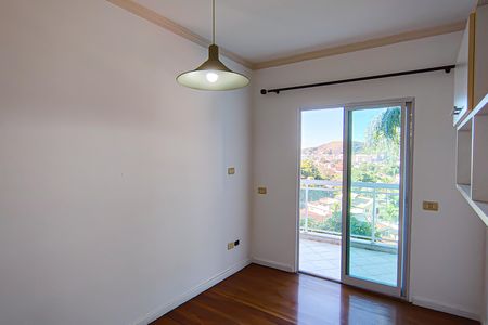 Casa de condomínio à venda com 350m², 3 quartos e 2 vagasQuarto 2