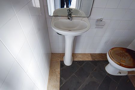 Casa de condomínio à venda com 350m², 3 quartos e 2 vagasBanheiro da Área de Lazer