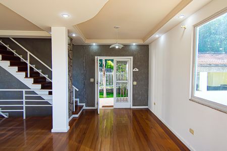 Casa de condomínio à venda com 350m², 3 quartos e 2 vagasSala