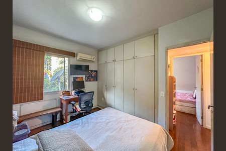 Apartamento à venda com 99m², 3 quartos e 1 vagaSuíte 