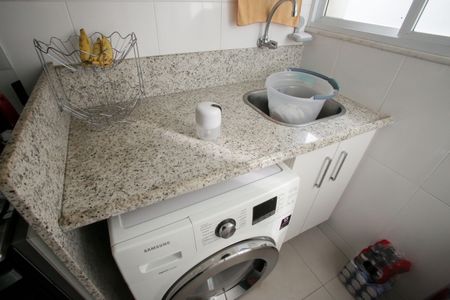 Apartamento à venda com 74m², 3 quartos e sem vagaÁrea de Serviço