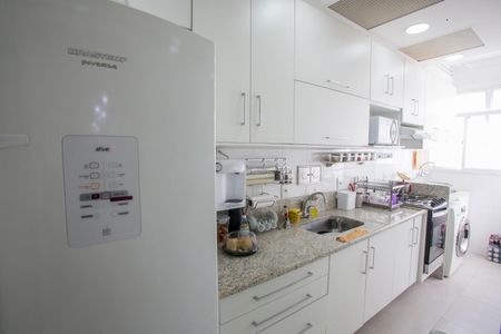 Apartamento à venda com 74m², 3 quartos e sem vagaCozinha