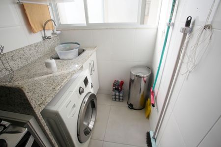 Apartamento à venda com 74m², 3 quartos e sem vagaÁrea de Serviço