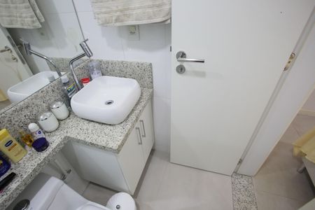 Apartamento à venda com 74m², 3 quartos e sem vagaBanheiro da Suíte