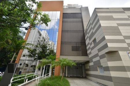 Apartamento à venda com 47m², 1 quarto e 1 vagaFachada e portaria
