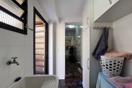 Casa à venda com 170m², 3 quartos e 2 vagas Casa à venda com 170m², 3 quartos e 2 vagasÁrea de serviço