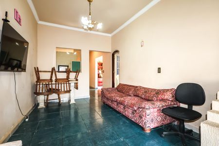 Casa à venda com 500m², 3 quartos e 4 vagas Casa à venda com 500m², 3 quartos e 4 vagasSaleta