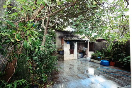 Casa à venda com 500m², 3 quartos e 4 vagas Casa à venda com 500m², 3 quartos e 4 vagasQuintal