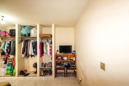 Casa à venda com 500m², 3 quartos e 4 vagas Casa à venda com 500m², 3 quartos e 4 vagasSuíte 2