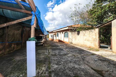 Casa à venda com 500m², 3 quartos e 4 vagas Casa à venda com 500m², 3 quartos e 4 vagasGaragem