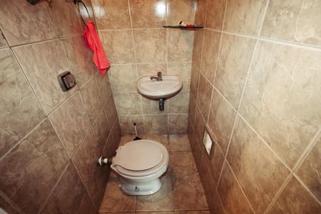 Casa à venda com 500m², 3 quartos e 4 vagas Casa à venda com 500m², 3 quartos e 4 vagasLavabo