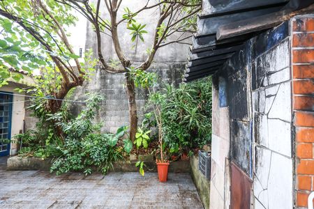 Casa à venda com 500m², 3 quartos e 4 vagas Casa à venda com 500m², 3 quartos e 4 vagasQuintal