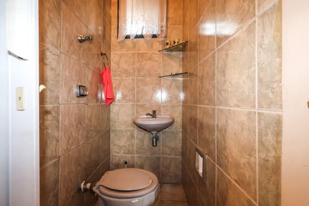 Casa à venda com 500m², 3 quartos e 4 vagas Casa à venda com 500m², 3 quartos e 4 vagasLavabo