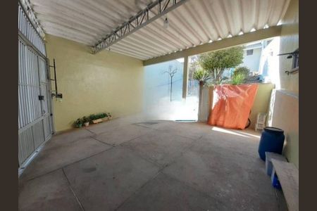 Casa à venda com 104m², 2 quartos e 3 vagas