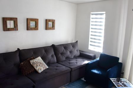 Casa à venda com 242m², 3 quartos e 3 vagasSala 2