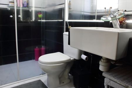 Casa à venda com 242m², 3 quartos e 3 vagasBanheiro da Suíte