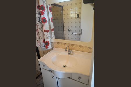 Casa à venda com 360m², 3 quartos e 5 vagasBanheiro do Quarto 1