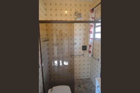 Casa à venda com 360m², 3 quartos e 5 vagasBanheiro do Quarto 1