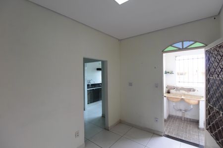 Casa para alugar com 50m², 1 quarto e 1 vagaSala