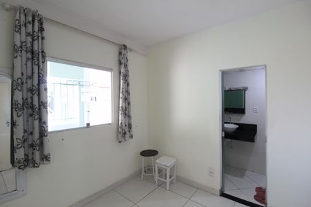 Casa para alugar com 50m², 1 quarto e 1 vagaQuarto