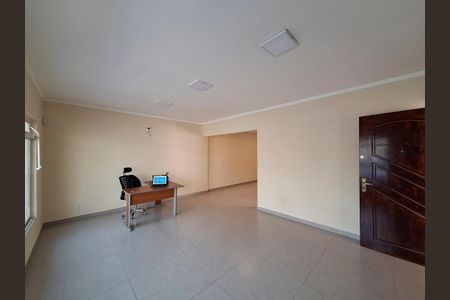 Casa para alugar com 287m², 3 quartos e 6 vagas Casa para alugar com 287m², 3 quartos e 6 vagasSala