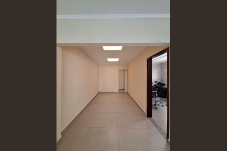 Casa para alugar com 287m², 3 quartos e 6 vagas Casa para alugar com 287m², 3 quartos e 6 vagasSala