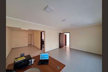 Casa para alugar com 287m², 3 quartos e 6 vagas Casa para alugar com 287m², 3 quartos e 6 vagasSala