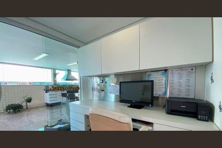 Apartamento à venda com 280m², 4 quartos e 4 vagasEscritório