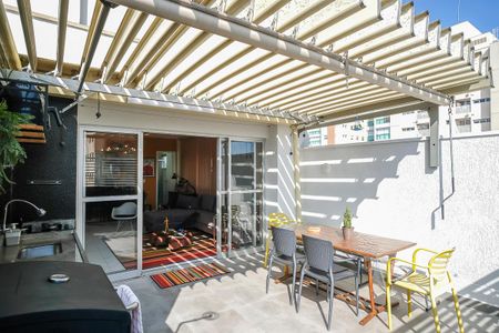 Apartamento à venda com 115m², 2 quartos e 2 vagasVaranda Sala