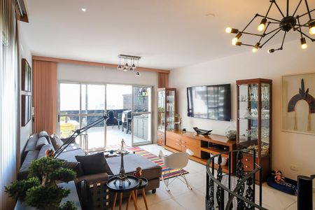 Apartamento à venda com 115m², 2 quartos e 2 vagasSala