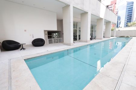Studio à venda com 28m², 1 quarto e 1 vagaPiscina