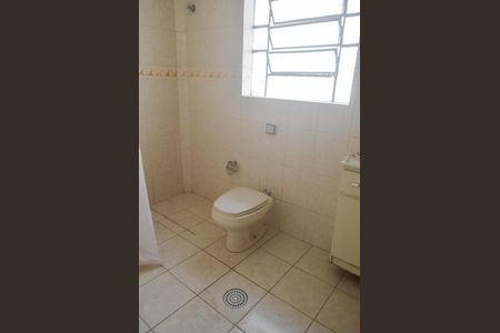 Casa à venda com 291m², 3 quartos e 2 vagasBanheiro