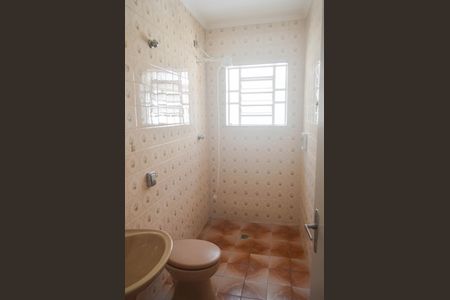 Casa à venda com 291m², 3 quartos e 2 vagasBanheiro 2