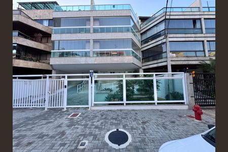 Apartamento à venda com 306m², 3 quartos e 3 vagasFachada