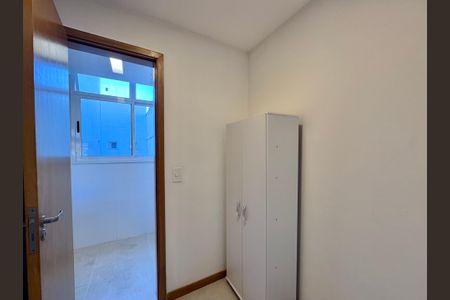 Apartamento à venda com 306m², 3 quartos e 3 vagasBanheiro de Serviço
