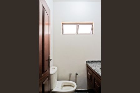 Casa para alugar com 420m², 4 quartos e sem vagaLavabo