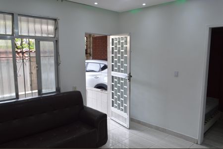 Casa para alugar com 80m², 2 quartos e 1 vaga Casa para alugar com 80m², 2 quartos e 1 vagaSala