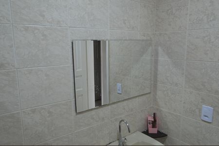 Casa para alugar com 80m², 2 quartos e 1 vaga Casa para alugar com 80m², 2 quartos e 1 vagaBanheiro
