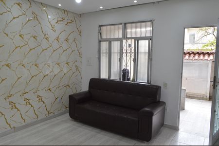 Casa para alugar com 80m², 2 quartos e 1 vaga Casa para alugar com 80m², 2 quartos e 1 vagaSala