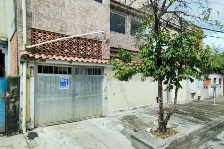 Casa para alugar com 80m², 2 quartos e 1 vaga Casa para alugar com 80m², 2 quartos e 1 vagaFachada